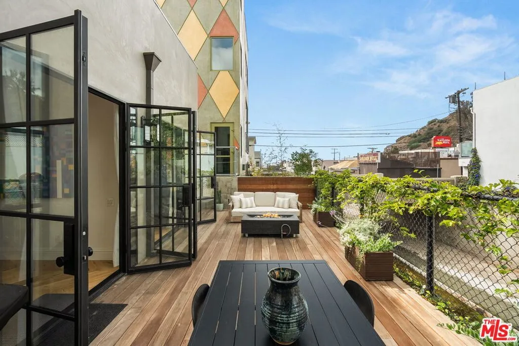 207 Entrada Drive, Santa Monica, California 90402 home-pic-21